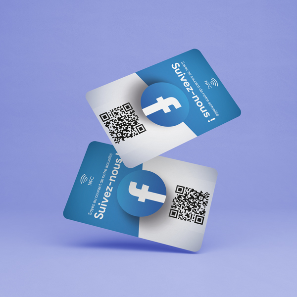 carte NFC Facebook au format carte bancaire avec QR code
