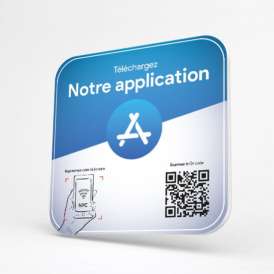 plaque NFC App Store posée sur le comptoir d’un commerce